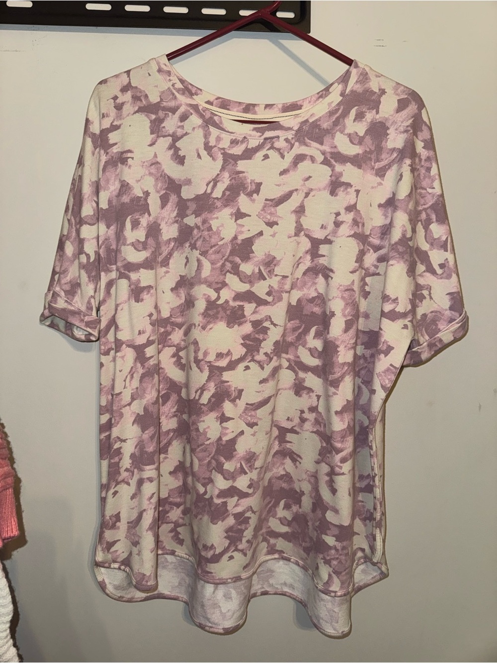 Wonderly Cream & Lavender Short Sleeve Floral-Print Tee